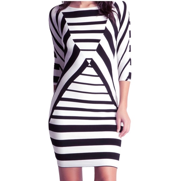 NEW Bebe Black and Egret Diamond Print Boatneck Half Sleeve Dress Size Small - Picture 6 of 9